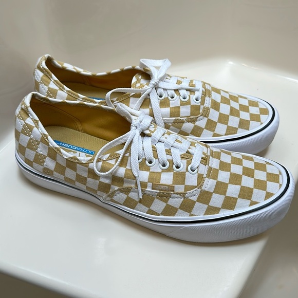Vans Men's Yellow Checkered Sneakers size 10.5 - Picture 5 of 9